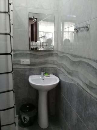 Гостевой дом Guest House Andria Мцхета Большой двухместный номер с 1 кроватью-9